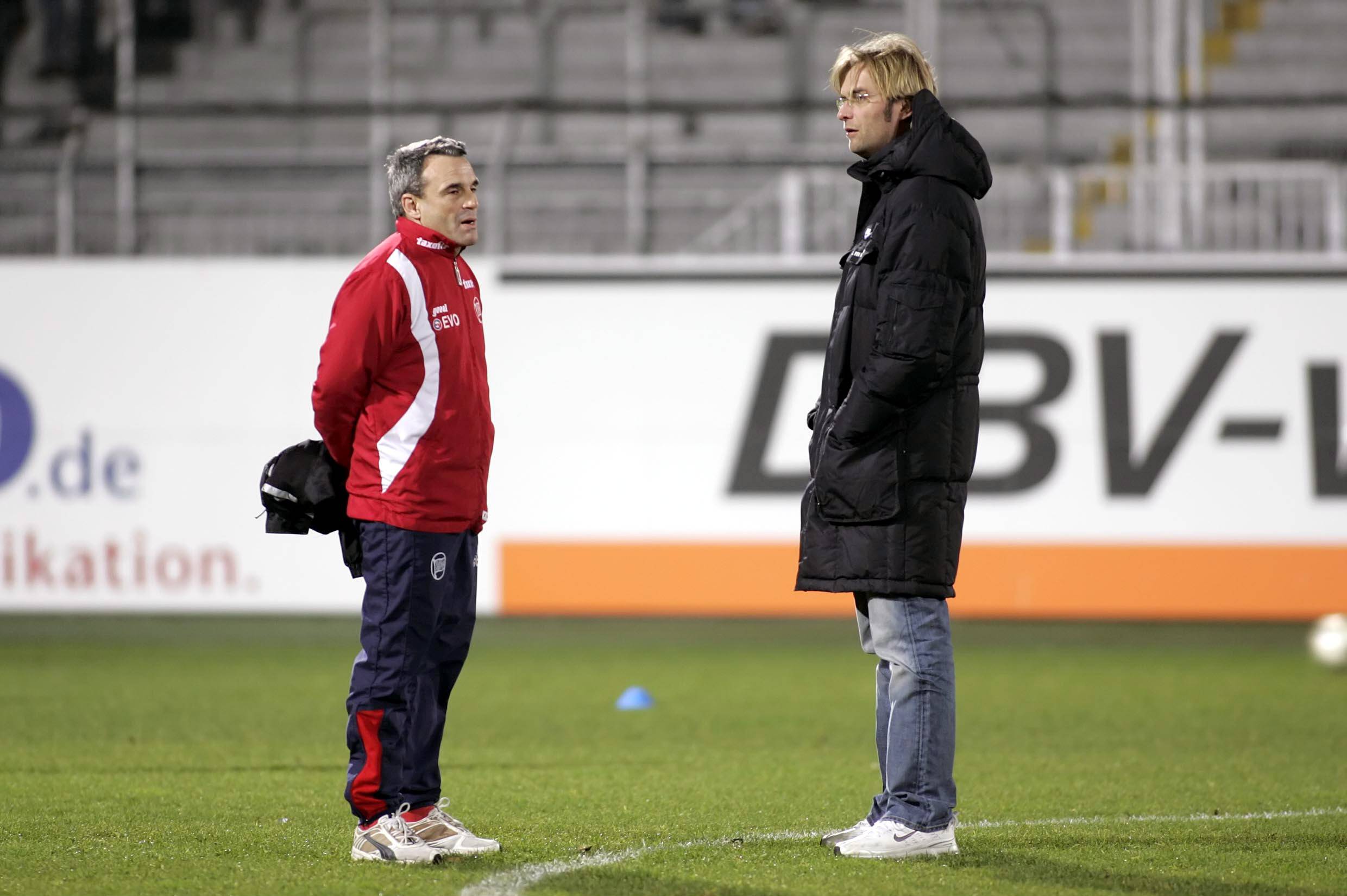 Wolfgang Frank (l.) war Mentor von Jürgen Klopp (r.) und ein besonderer Trainer. Er stirbt am 07.09.2013. Foto: Imago Images